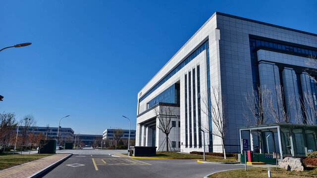 <b>深圳市薪东昇实业有限公司</b>